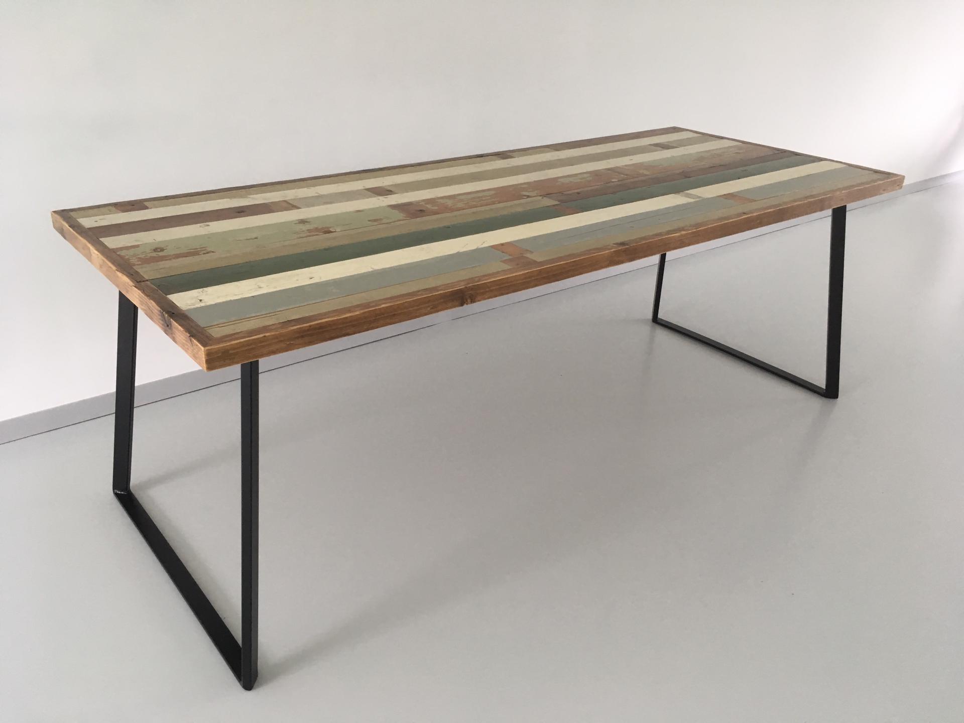 Zoeken schommel musicus Olsborg tafel van sloophout/stalen frame - PURE Wood Design