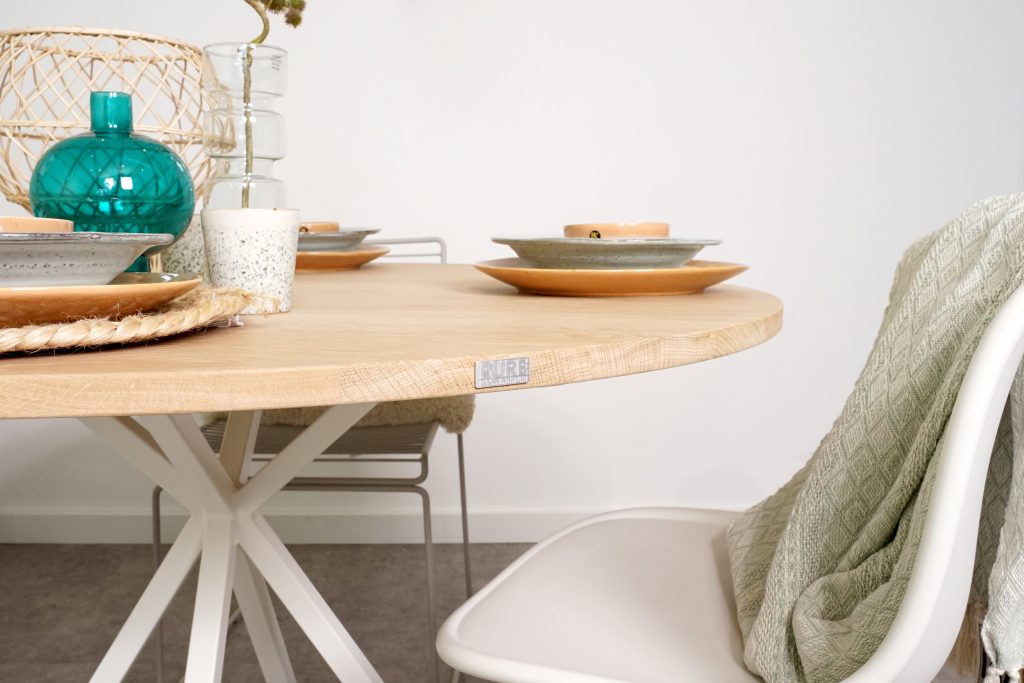 Oeps Mens hoe Wanneer kies je een ronde tafel in je eetkamer? - PURE Wood Design